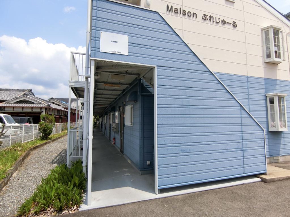 28/30 エントランス