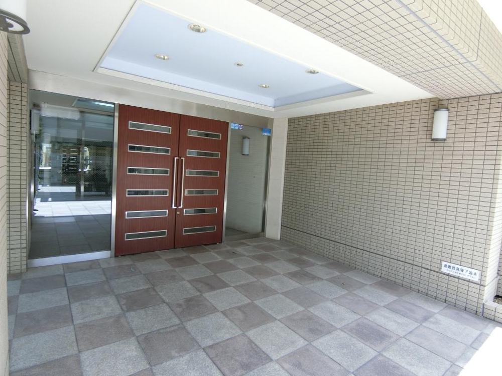 25/30 エントランス