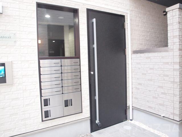 28/30 エントランス