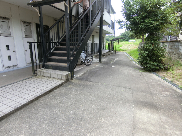 27/30 エントランス