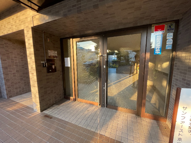 15/27 エントランス