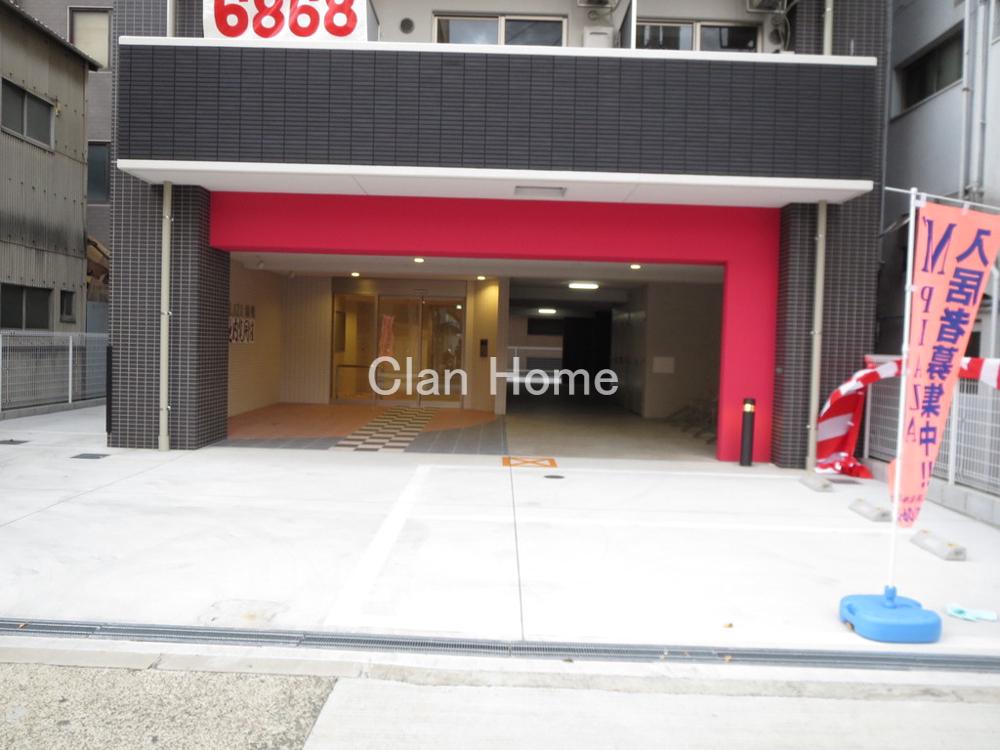 23/30 エントランス