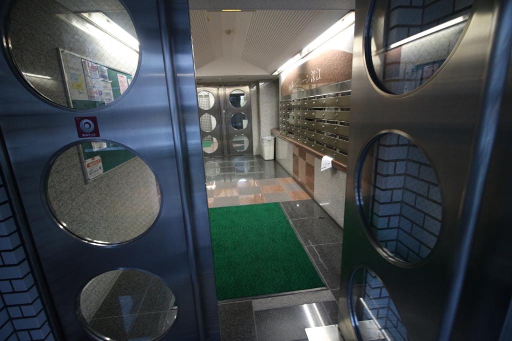 2/4 エントランス