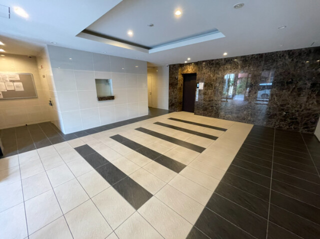 2/4 エントランス