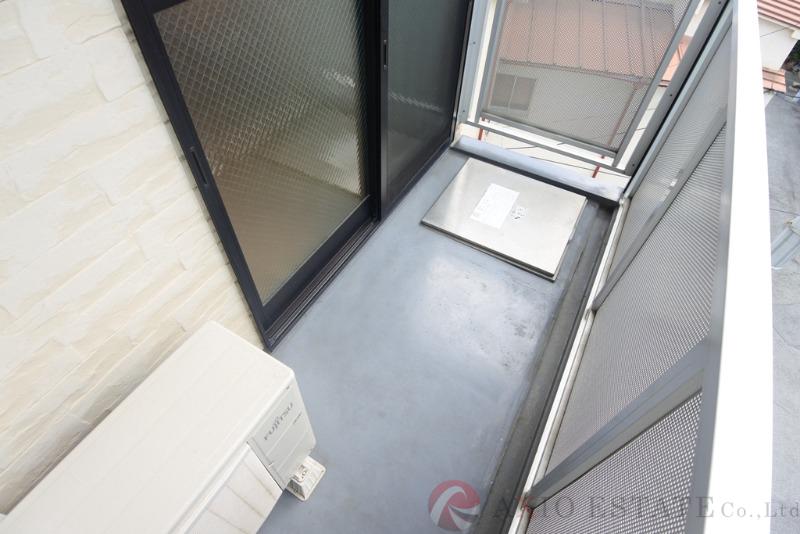 23/30 バルコニー