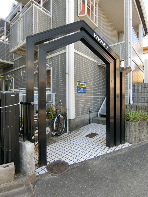 27/30 エントランス