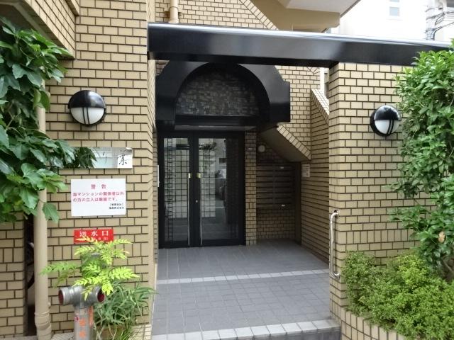 25/30 エントランス