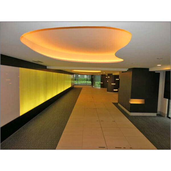 20/23 エントランス