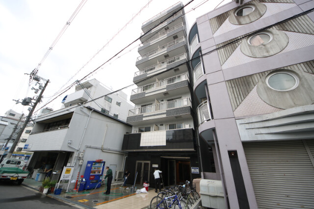 25/30 エントランス