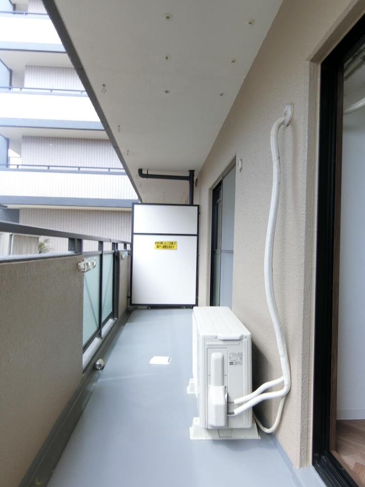 23/30 バルコニー