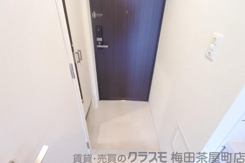 19/30 玄関