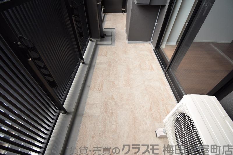 25/30 バルコニー