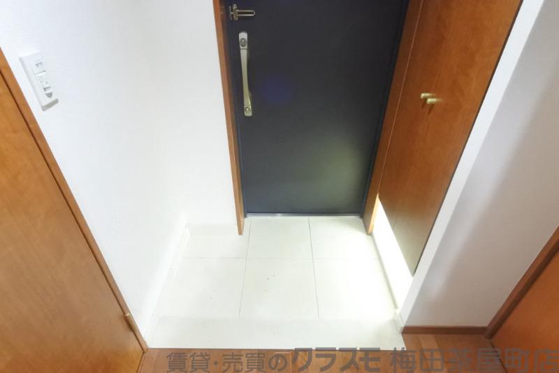 19/30 玄関