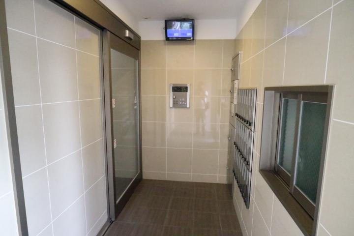 22/30 エントランス