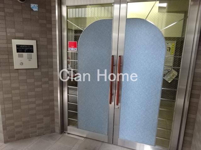 25/30 エントランス