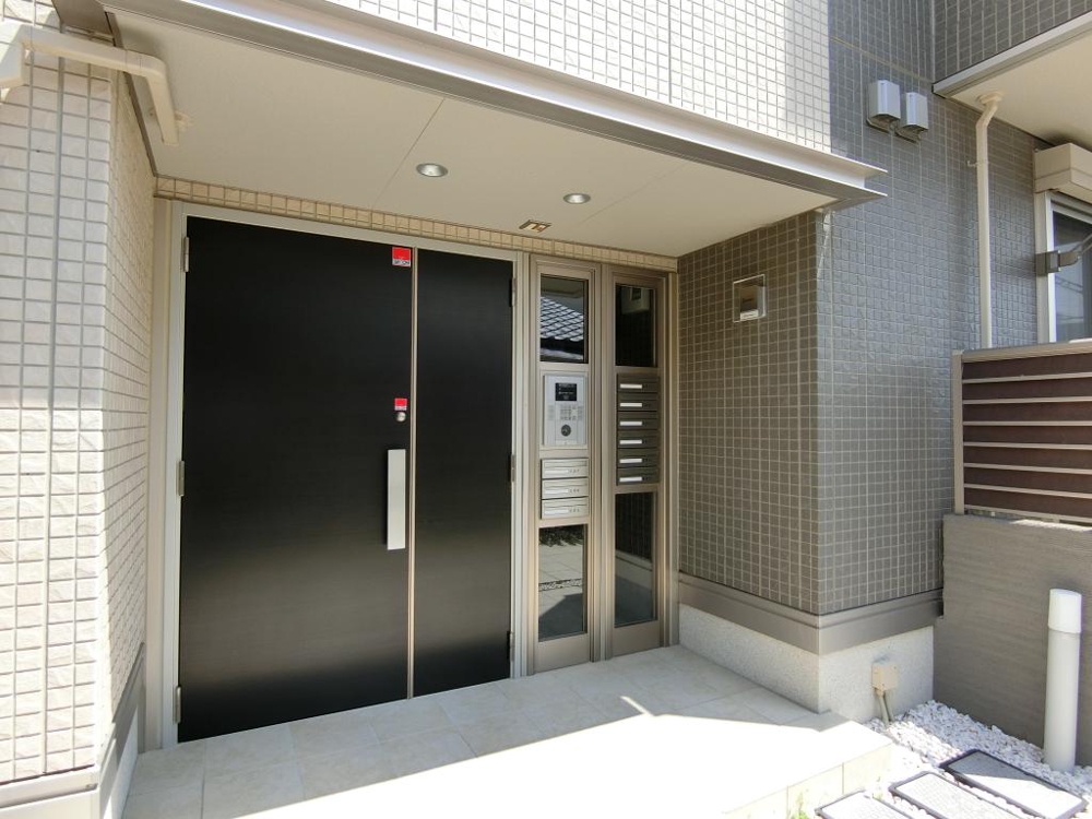 28/30 エントランス