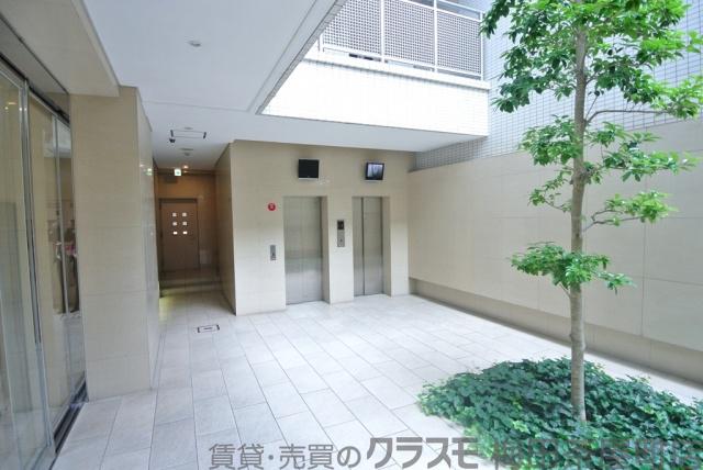 25/30 エントランス