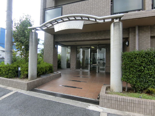 27/30 エントランス