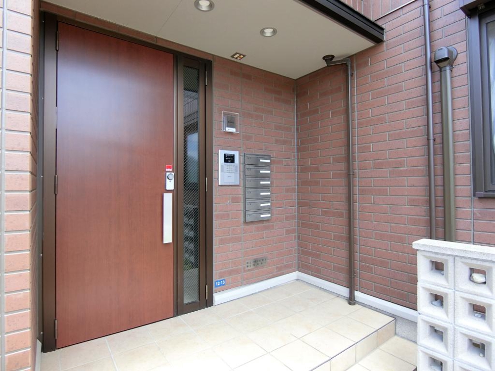 27/30 エントランス