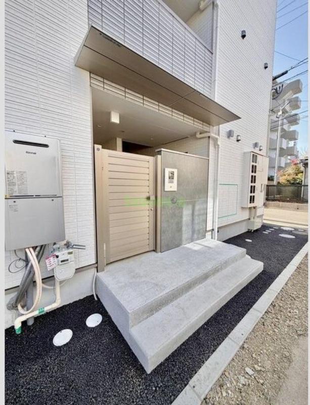 14/20 エントランス