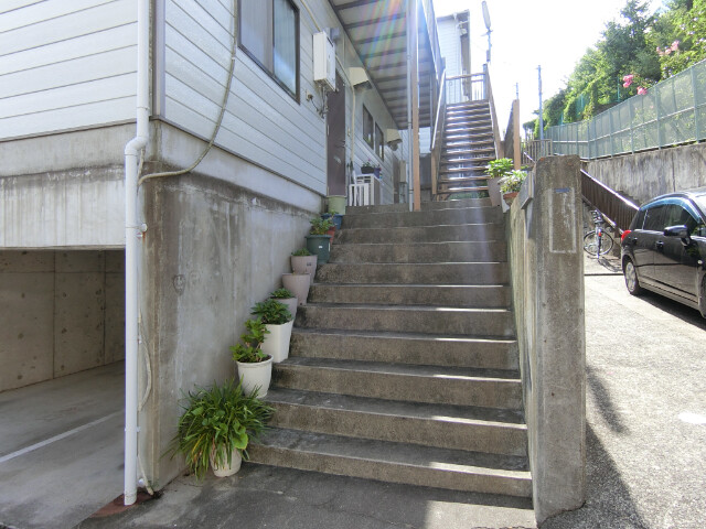 26/30 エントランス