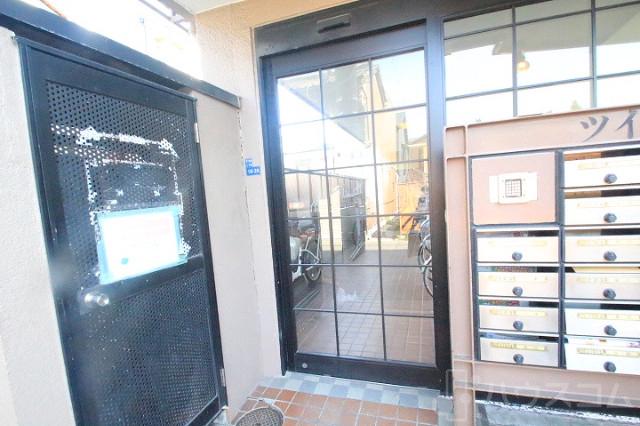 26/30 エントランス