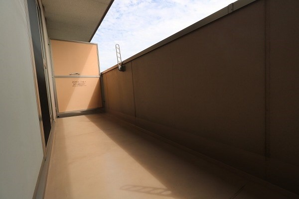 18/28 バルコニー