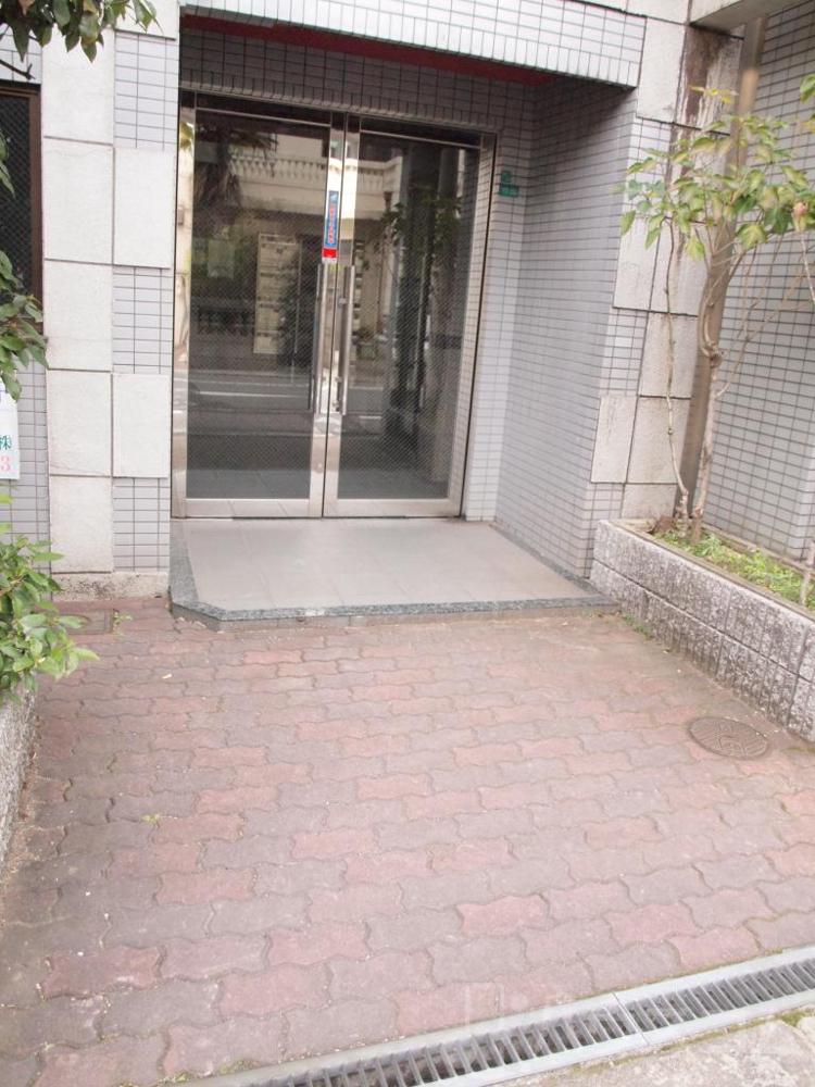 3/4 エントランス