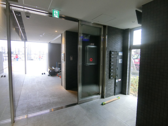 25/28 エントランス