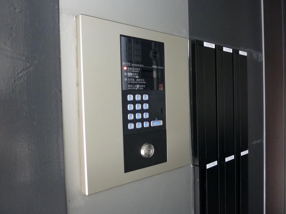 27/30 エントランス