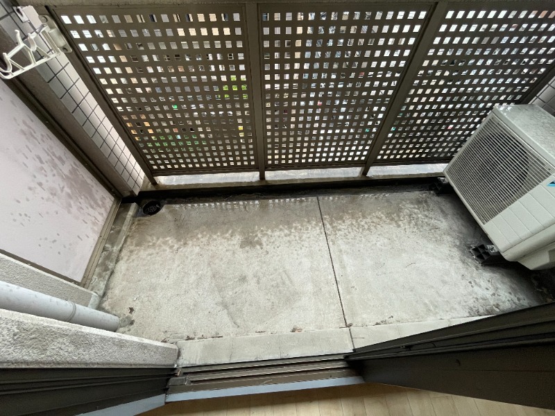 13/22 バルコニー