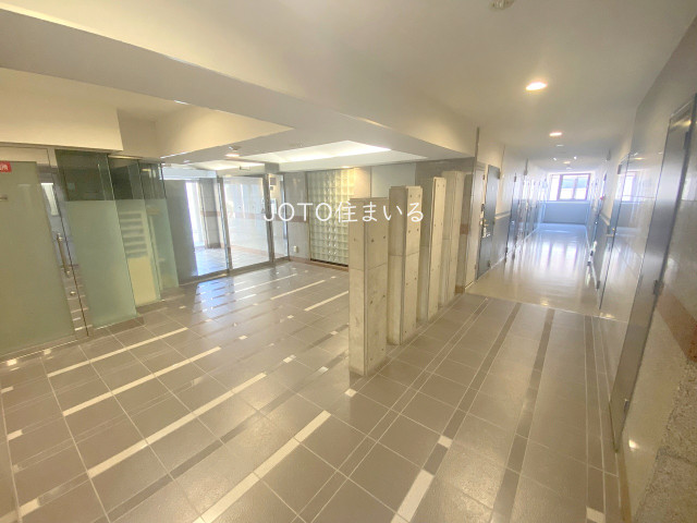 18/25 エントランス