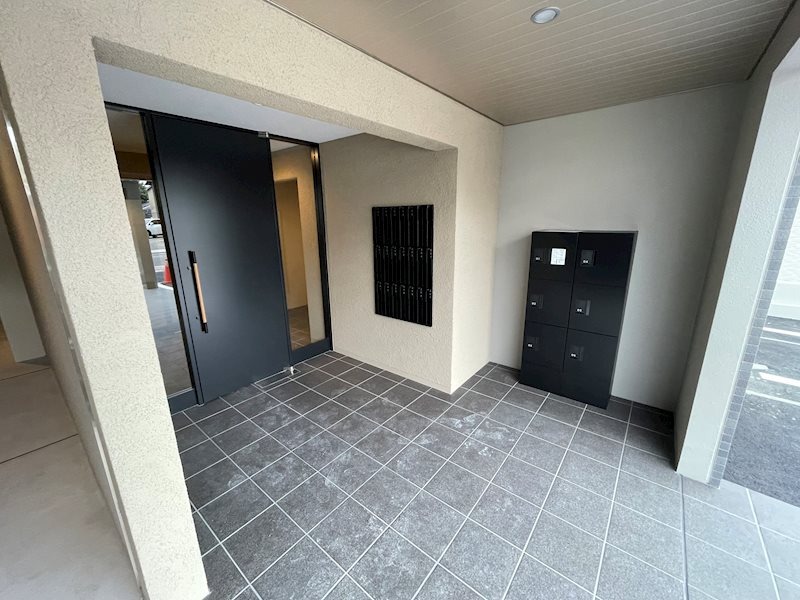 21/22 エントランス