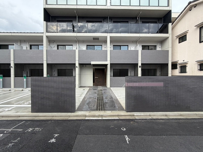 21/22 エントランス