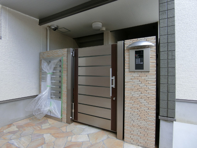 26/30 エントランス