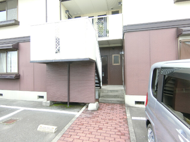 26/30 エントランス