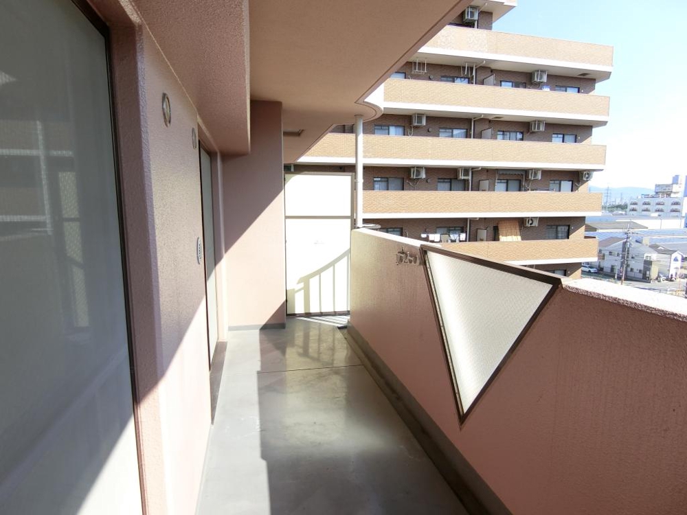 20/28 バルコニー