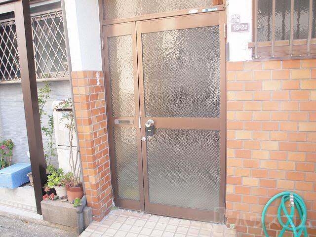 25/30 エントランス