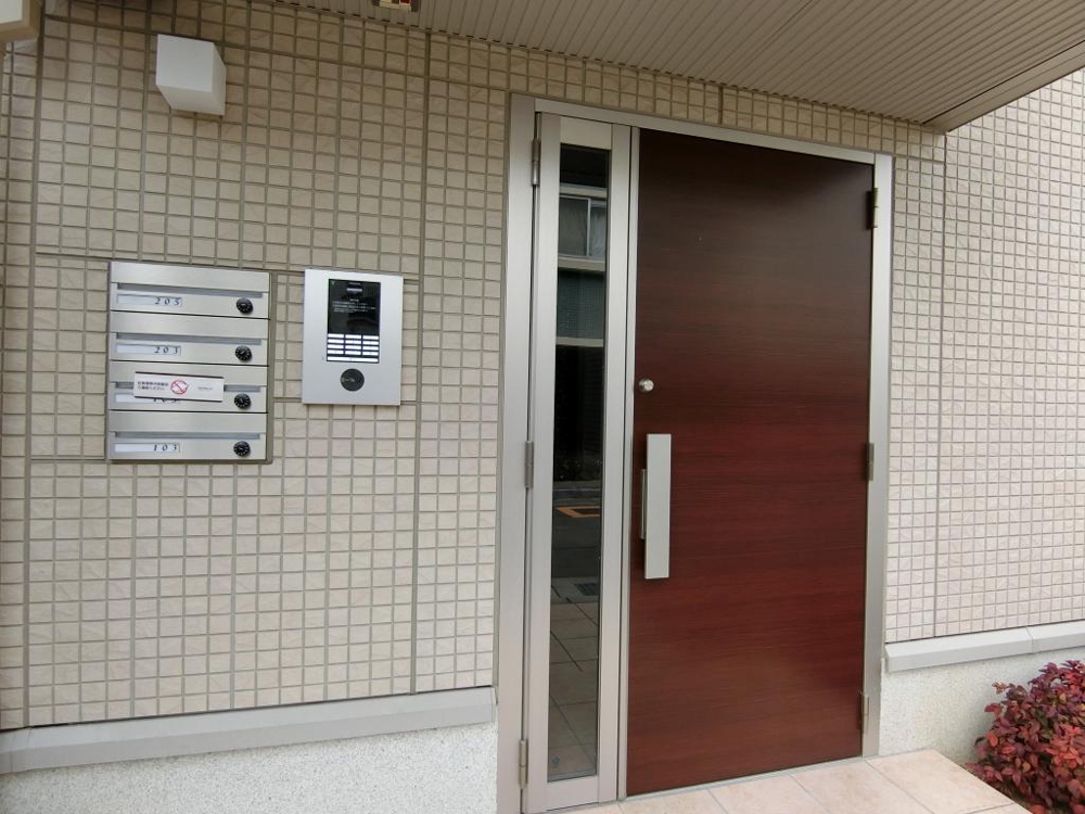 28/30 エントランス