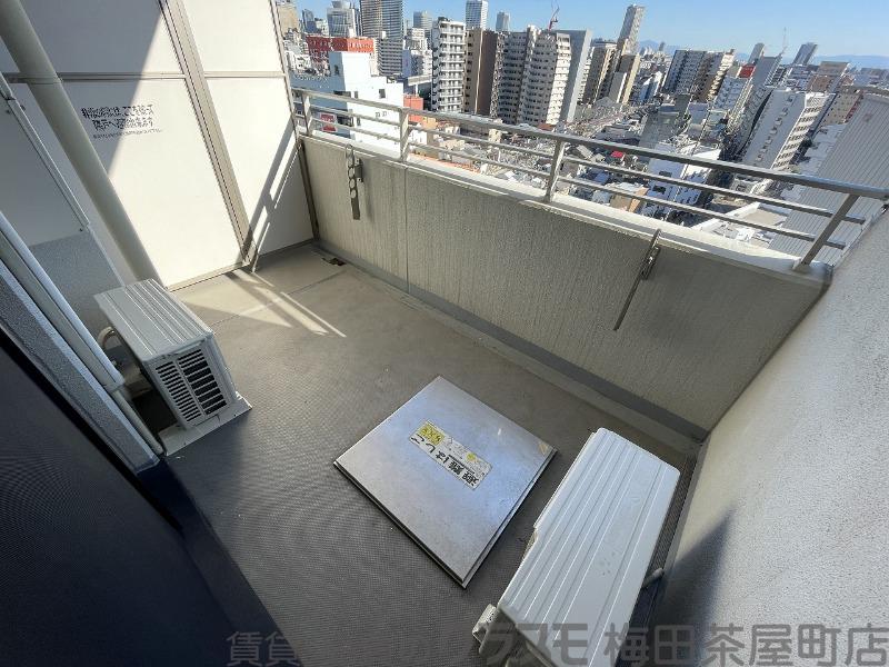 23/30 バルコニー