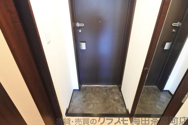 19/30 玄関