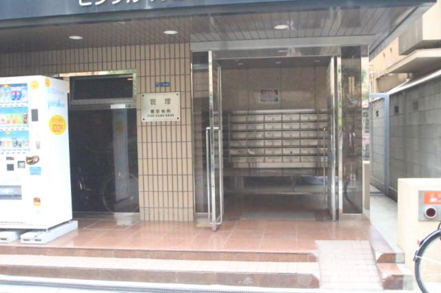 26/30 エントランス