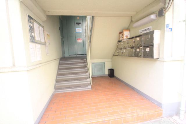 2/5 エントランス