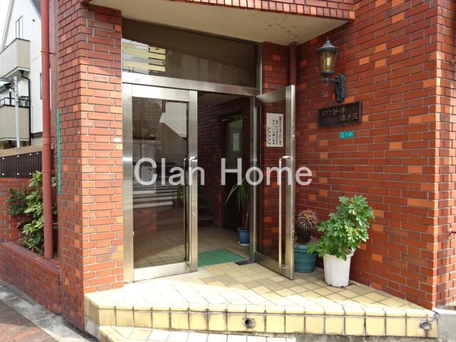 21/30 エントランス