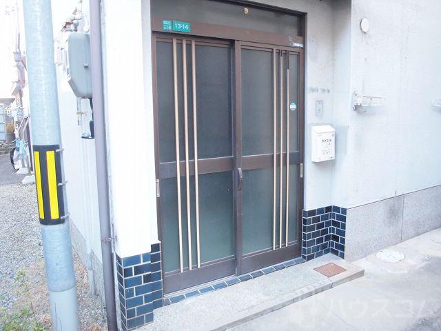 25/30 エントランス