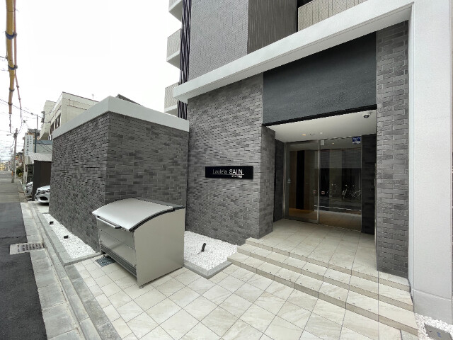 2/4 エントランス