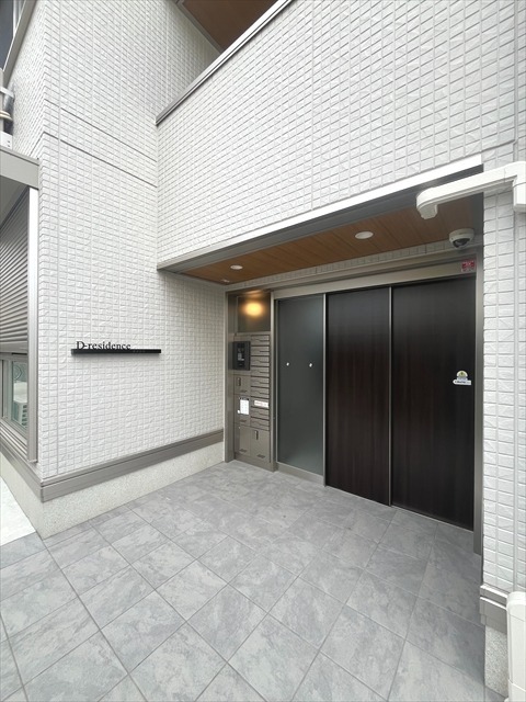 26/30 エントランス