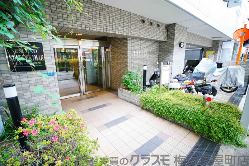 23/30 エントランス