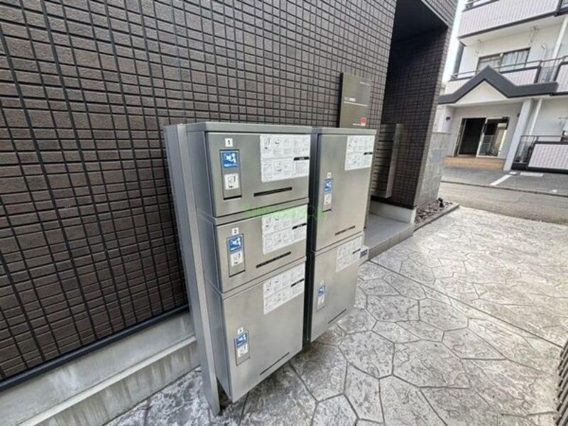 2/2 エントランス