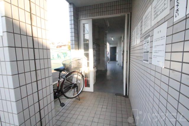 25/30 エントランス